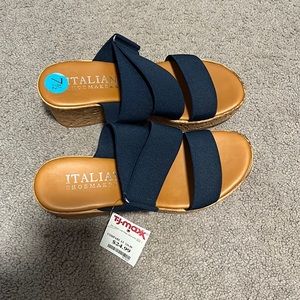 Italian Shoe Makers; Size 7 1/2; Dark blue with light colored finish.